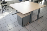 Bureau Ahrend Four Two avec caisson à tiroirs