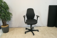 RUFURBISHED Chaise de bureau ergonomique Kinnarps PLUS(6) noir