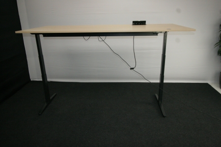 Elektrisch zit/sta bureau / vergadertafel Ahrend (2e hands)