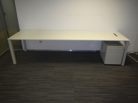 Bureau Pami 2700 x 900 gris-blanc