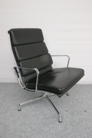 VITRA SOFT PAD LOUNGECHAIR EA 216 (2e hands)