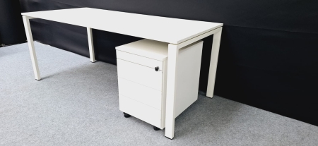 Bureau BENE 1800 x 800 avec caisson à tiroirs