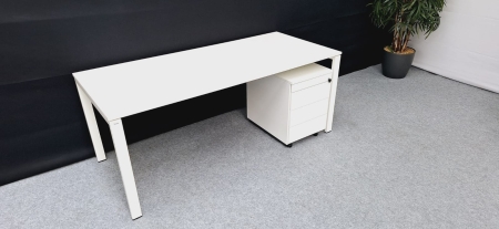 Bureau BENE 1800 x 800 avec caisson à tiroirs