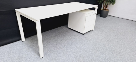 Bureau BENE 1800 x 800 avec caisson à tiroirs