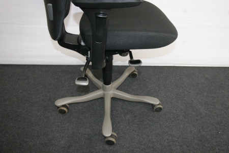 Chaise de bureau ergonomique Kinnarps PLUS (6)