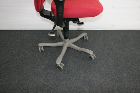 SUPERPROMO Ergonomische bureaustoel Kinnarps PLUS(6) rood (2e hands)