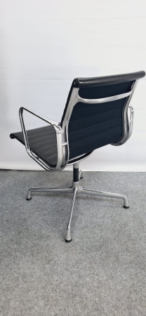 VITRA ALU CHAIR EA 108 in leder (refurbished2e hands)