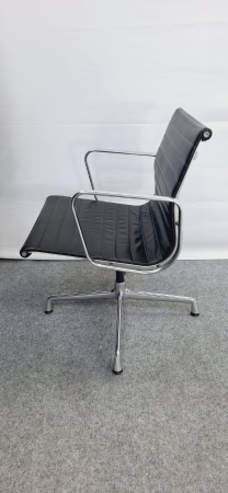 VITRA ALU CHAIR EA 108 in leder (refurbished2e hands)