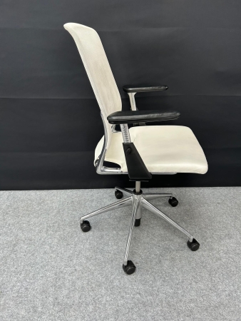 Design bureaustoel Vitra Meda (refurbished)